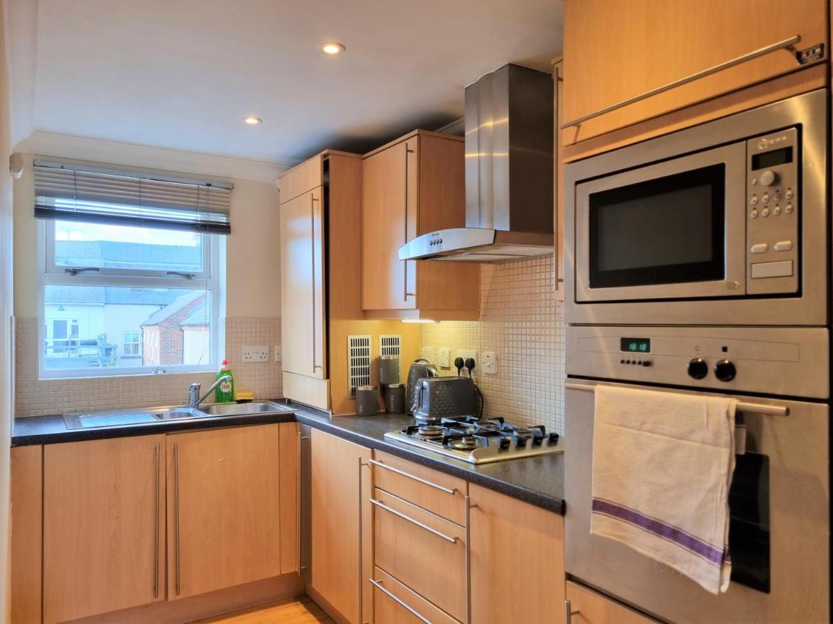Godwin Court Apartments Swindon Eksteriør bilde